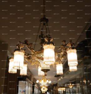 Lámpara Colgante Decorativa de Cristal con Flecos, Bañada en Oro de 24K, con Ocho Ángeles de Latón y Cerámica, para Decoración de Villas - Product Image 6