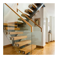 Escalier intérieur moderne en colimaçon pour Hall Garde-corps en acier inoxydable durable Bande de roulement en bois Mono Stringer pour appartements hôtels villas