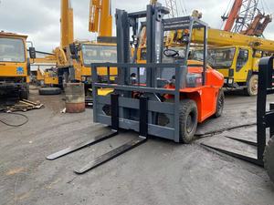 Chariot élévateur d'occasion HELI 7 tonnes, modèle CPCD70, 2021-2022, efficace et puissant, avec option moteur d'origine - Product Image 2