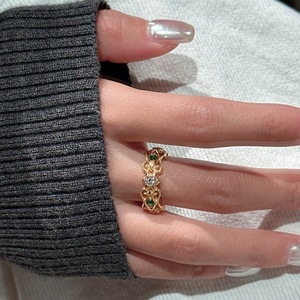 Anillo de Plata Pura S925 Estilo Palacio con Patrón de Búho, Diseño de Nicho Vintage de Lujo Ligero Francés Medieval con Circonita Verde - Product Image 3