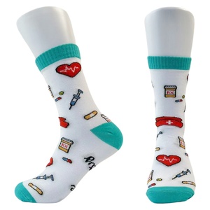 Calcetines Deportivos Sublimados Personalizados al por Mayor con MOQ Bajo, OEM, Poliéster, Diseño 360, para Hombre y Mujer, Regalo - Product Image 5