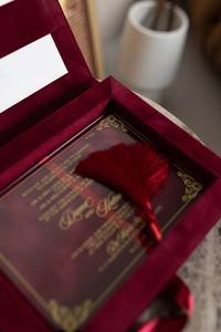 Caja de Invitación de Boda de Terciopelo Rojo de Lujo, Invitaciones de Acrílico y Gamuza en Caja con Borla, Invitación de Boda Personalizada en Caja, Papelería - Product Image 4