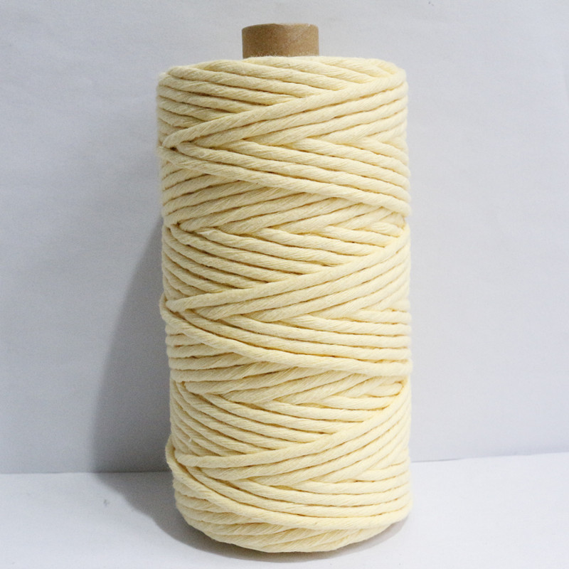 23-jaune pastel