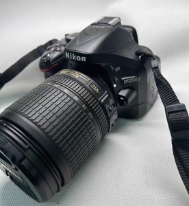 Appareil photo numérique d'occasion complet <span class=keywords><strong>D5200</strong></span> avec objectif zoom 18-105 mm, appareil photo complet d'origine - Product Image 1
