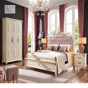 Set di Mobili per Camera da <span class=keywords><strong>Letto</strong></span> dal Design Moderno, <span class=keywords><strong>Letto</strong></span> <span class=keywords><strong>Matrimoniale</strong></span> Confortevole King o Queen Size, Arredamento Domestico in Legno Dorato con Testiera Completa - Product Image 1