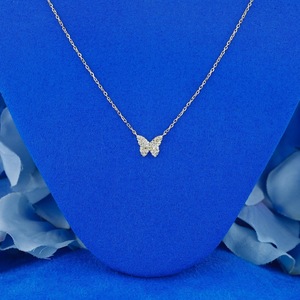 สร้อยคอผีเสื้อเพชรทองคำ 18k: จี้ประดับเพชรแบบละเอียดอ่อน - Product Image 4