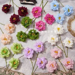 Rosas Artificiales Yixuan de Tres Cabezas, Flores de Seda para Decoración de Bodas, Arreglos Florales Hechos a Mano para Decoración del Hogar y Eventos - Product Image 1