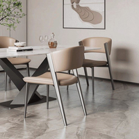 Chaise de salle à manger d'extérieur en cuir italien de style nordique, avec dossier haut, en métal, design hôtelier et restaurant, ensemble table et chaises de luxe moderne