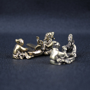 Brass Tabletop Ornaments Irregular Shape Hand Crafted For Collection Chinese Cultural Artifacts - Product Image 1