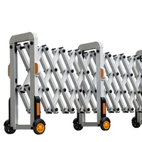 Barrière de circulation piétonne rétractable Barrière de sécurité durable Porte manuelle Barrière de barrière extensible avec roue