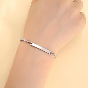 Bracciale NIMAI Personalizzato da <span class=keywords><strong>Donna</strong></span> in Acciaio Inossidabile, Catena Tennis con Zirconi da 2,4 mm, Bracciale Quadrato Inciso Personalizzato con Marchio - Product Image 2