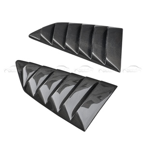 Pour Nissan R35 : Cache de ventilation triangulaire en fibre de carbone pour vitre arrière, tuning automobile - Product Image 1