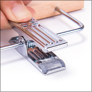 ไม้แขวนกางเกงทำจากไม้ธรรมชาติสีทึบปรับได้2คลิปกันสนิมตะขอสำหรับกระโปรงยีนส์ - Product Image 4