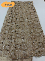 Tissu en dentelle perlée à la main de couleur violette, dentelle brodée soluble dans l'eau avec des perles et des strass pour robe de mariage africaine F1546