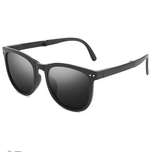 Gafas de Sol Plegables Polarizadas para <span class=keywords><strong>Mujer</strong></span>, Montura Negra de PC, Lentes de Resina, Protección UV400, Estilo Moderno y Portátil - Product Image 1