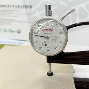 Cuero de PVC con Textura de Lichi en Color Personalizado, Resistente a la Abrasión, Duradero, Impermeable y Ecológico <span class=keywords><strong>para</strong></span> Bolsos, Zapatos y Automóviles - Product Image 6