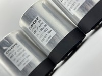 Condensadores de Enlace CC Hongye MKP-L0 de 150uF-1500uF 600VCC-1500VCC para Equipos Electrónicos de Potencia -40°C~+85°C