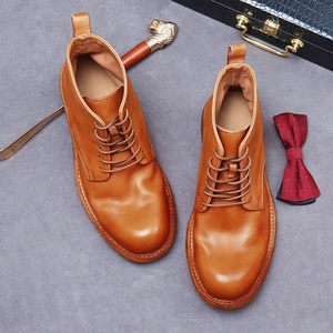 Botas de Cuero para Hombre, Estilo Británico, con Costuras Goodyear, Suela de Cuero, Marca Martin Shoes - Product Image 3