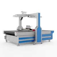 Máquina de corte automático de tela con patrón de ropa de muestra