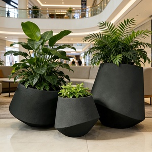 Grandes jardinières en fibre <span class=keywords><strong>de</strong></span> verre écologiques, noires, irrégulières, pour <span class=keywords><strong>intérieur</strong></span>/extérieur, idéales pour centres commerciaux et hôtels en Europe - Product Image 1