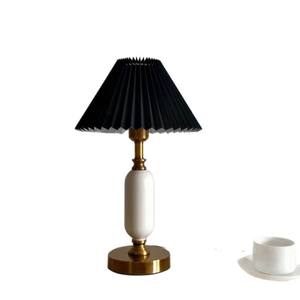 Lámpara de Mesa LED Moderna Minimalista, Regulable, Estilo Francés de Alta Gama para Sala de Estar, Estudio, Luz Cálida para Mesita de Noche, Estilo Clásico - Product Image 2