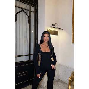 Combinaison noire avec détail au dos, style décontracté, printemps été automne hiver, tricot, tissu en mousseline, motif imprimé, paillettes, plumes - Product Image 2