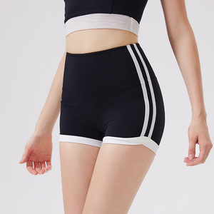 Shorts de yoga pour femmes en gros, 3 pouces, à rayures latérales, blancs, avec bord contrastant, taille haute, effet push-up fessier, pour le cyclisme et l'entraînement - Product Image 1