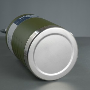 Nouveau gobelet en acier inoxydable isolé sous vide de 64oz/2L poignée de couvercle magnétique pour la randonnée, le camping et le voyage - Product Image 4