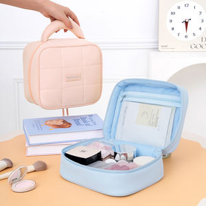 Operador <span class=keywords><strong>de</strong></span> comercio electrónico profesional Bolsas <span class=keywords><strong>de</strong></span> cosméticos esenciales Estuches Producto óptimo Poliéster portátil Excelente dominio del inglés - Product Image 1