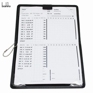 Porta Tarjetas de Puntuación de Golf Plegable Personalizado de Cuero Boshiho con Cadena para Exteriores - Product Image 1