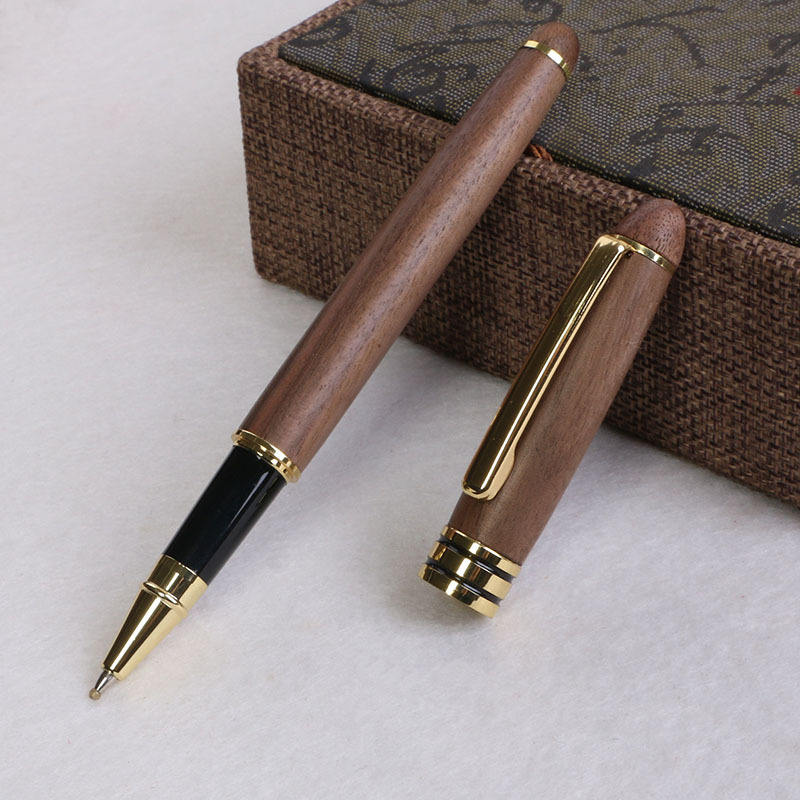 Stylo à signe en noyer