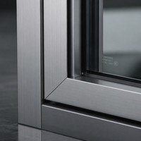 Porte d'entrée pivotante en aluminium de luxe surdimensionnée à isolation thermique avec quincaillerie allemande pour villa et manoir aux Émirats arabes unis, verre trempé certifié