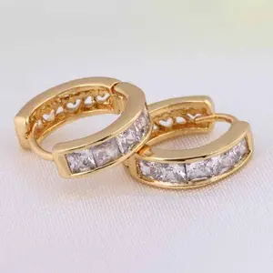 Mode Ohrringe für Frauen Neueste Design 18 Karat vergoldeten Schmuck Diamant Stein Gold Creolen Frauen/