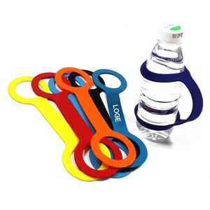 Sangle de transport extensible en silicone personnalisée pour bouteille d'eau, idéale pour les activités de plein air et les voyages minimalistes - Product Image 3