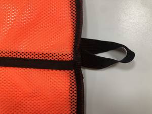 เสื้อกั๊กนิรภัยแบบตาข่ายสะท้อนแสงสูงสำหรับงานก่อสร้าง พร้อมโลโก้ ขายส่งเสื้อผ้า - Product Image 5