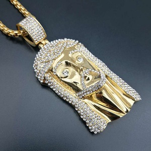 Collar con Colgante Geométrico de Rostro de Jesús Chapado en Oro Yunique, con Incrustaciones de Diamantes, Cadena de Acero Inoxidable de 4mm y 61cm, Joyería de Regalo - Product Image 1