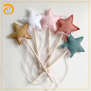 ไม้กายสิทธิ์นางฟ้าประดับเลื่อมแบบใหม่ งานแฮนด์เมด ผ้าหลากสีสัน สำหรับเด็ก ของขวัญวันเดวาลี รอมฎอน วันรับปริญญา ขายส่ง รับทำตามสั่ง - Product Image 1