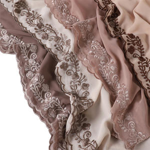 Hijab couleur unie perle mousseline de soie trèfle brodé dentelle pour femme mode respirant foulard pour femme Hijab en soie satinée de qualité supérieure - Product Image 4