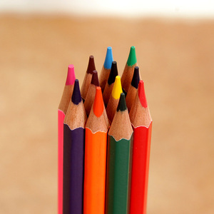 Matite Colorate ad Acqua di Alta Qualità EN71 FSC in Legno di Tiglio Morbido, 12/24 Colori, Pronte per la Spedizione, per Studenti e Artisti - Product Image 3