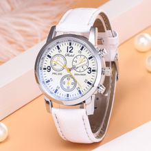 <span class=keywords><strong>Montre</strong></span>-Bracelet Tendance en Cuir Noir pour Homme à Quartz Analogique, Vente Chaude <span class=keywords><strong>Montre</strong></span> à Quartz pour Homme <span class=keywords><strong>Montre</strong></span> en Cuir <span class=keywords><strong>Pas</strong></span> Cher - Product Image 4