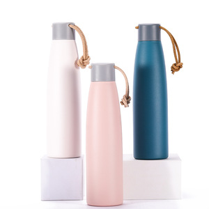 Bouteille d'eau isotherme en acier inoxydable à double paroi de 500 ml, bouteilles d'eau de sport pour l'extérieur avec couvercle portable - Product Image 1