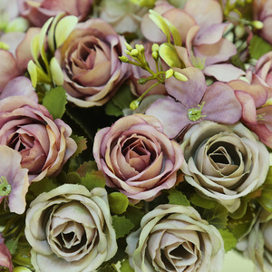 Bouquet de roses artificielles en soie blanches pour la décoration de la maison et des mariages, fabriqué en Chine - Product Image 4