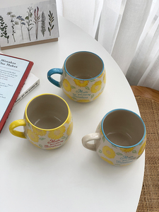 Taza de Cerámica Pintada a Mano con Diseño de Crisantemo, Regalo para el Día de la Madre, Taza con Diseño de Puntadas para Mamá - Product Image 4