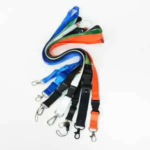 Cordón Impreso de Longitud Ajustable con Clip Metálico Tipo Bulldog, Gancho en J y Anillo para Llaves Desmontable para un Uso Versátil y Fácil Fijación - Product Image 4