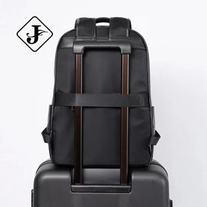 Sac de voyage grande capacité pour homme avec logo personnalisé, sac à <span class=keywords><strong>dos</strong></span> en cuir véritable pour l'école et l'ordinateur portable - Product Image 4