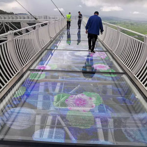 Impresionante <span class=keywords><strong>puente</strong></span> fachada vidrio ventana pared malla pantalla Ultra claro transparente LED pantalla para ciudad punto de referencia al aire libre medios - Product Image 2