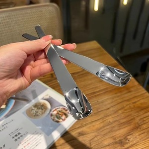 Vente flash : Cuillère <span class=keywords><strong>à</strong></span> glace en acier inoxydable 304 épaissi, manche long, couverts, cuillère <span class=keywords><strong>à</strong></span> dessert, cuillère <span class=keywords><strong>à</strong></span> fromage, argenterie, cuillère <span class=keywords><strong>à</strong></span> nourriture pour chat, couverts - Product Image 1