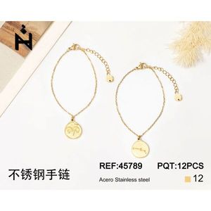 Bracciale in Acciaio Inossidabile Placcato Oro con Catena Regolabile e Charm, Gioiello di Moda, Accessorio Femminile - Product Image 1