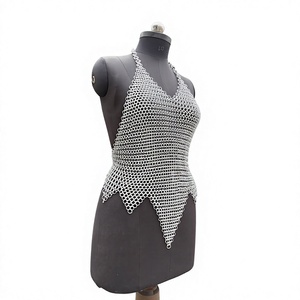 Gilet d'armure en maille d'acier inoxydable plaqué argent, motif gaufré, design moderne et antique, forme irrégulière, style guerrier tendance - Product Image 3