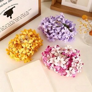 Nouvelle pince à cheveux tendance en forme de fleur de lys - une pince à cheveux élégante et raffinée à thème floral. - Product Image 5